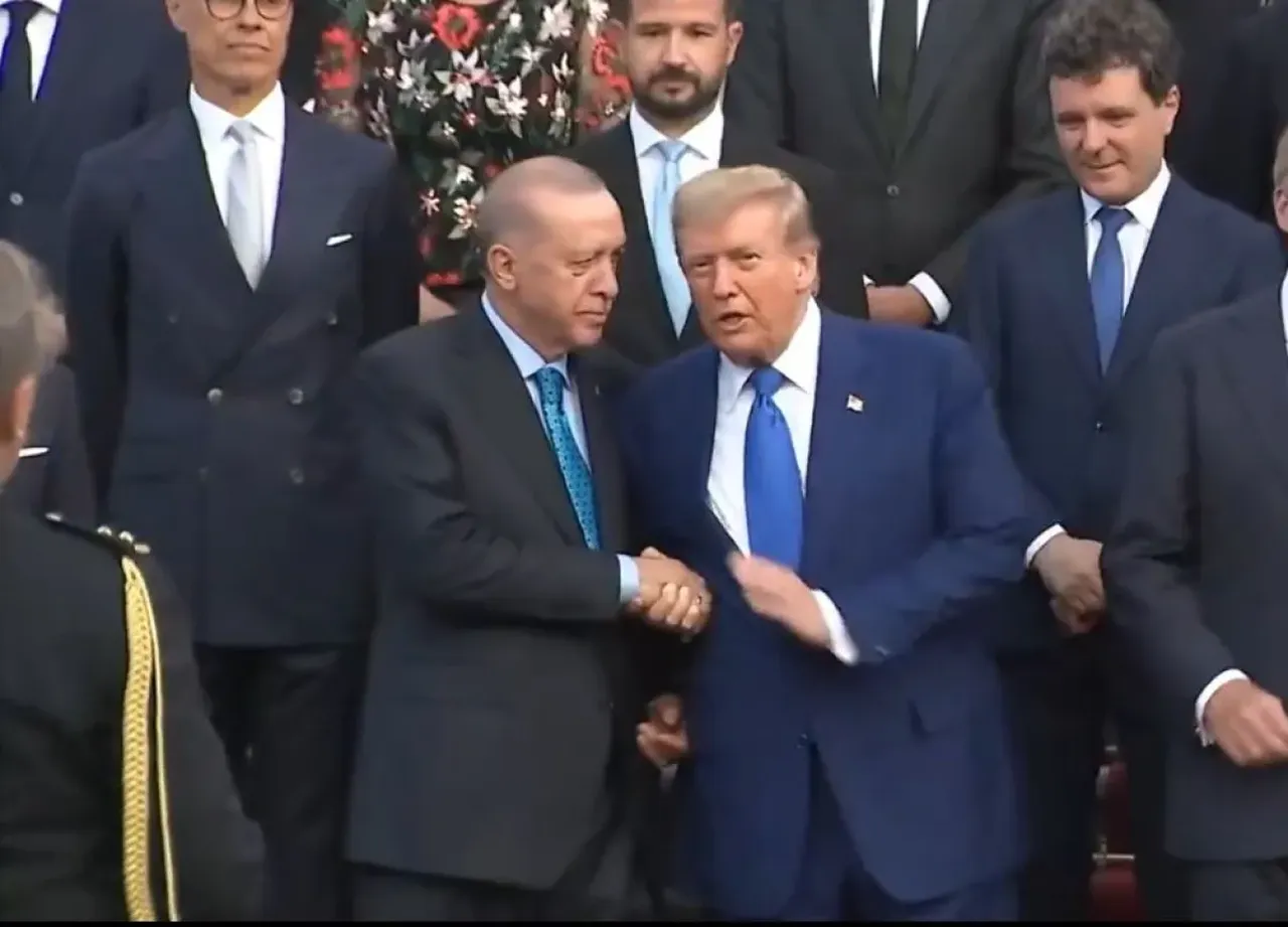 Hollanda Kralı'nın yemeğinde dikkat çeken oturma düzeni! Erdoğan ve Trump aynı masada