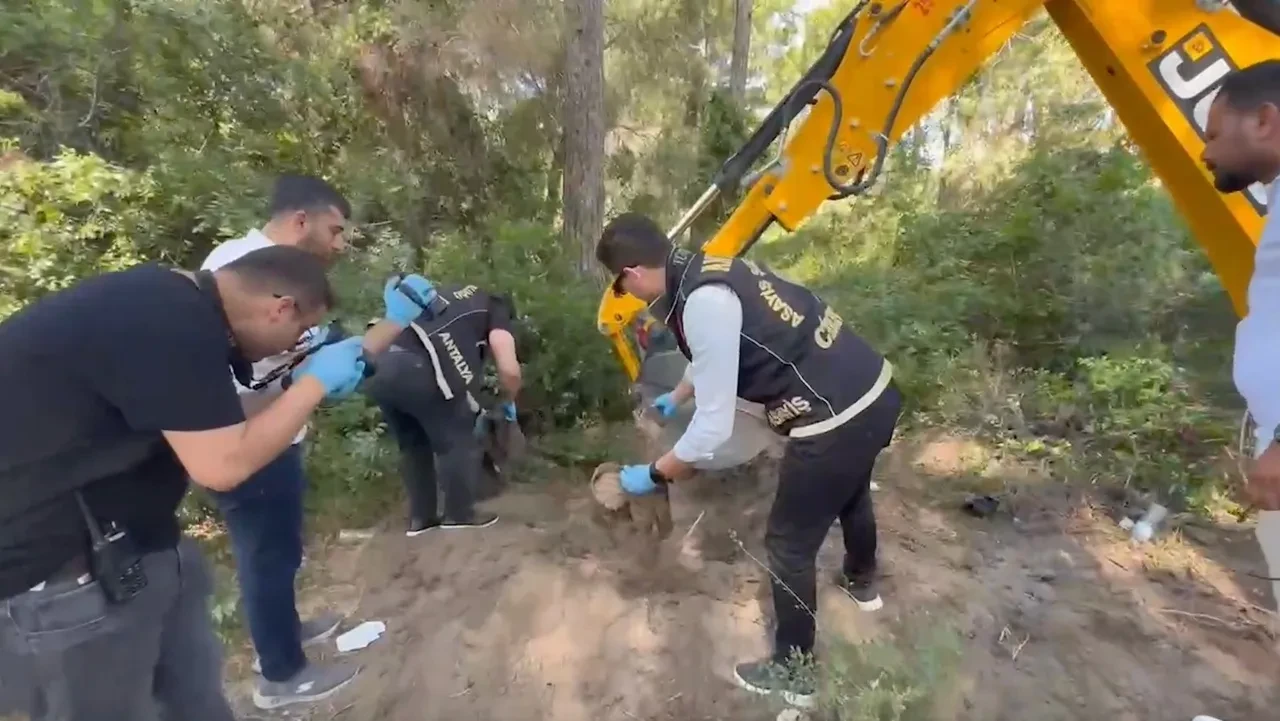 Sır cinayet 7 yıl sonra aydınlatıldı! Her şeyi itiraf etti: Gösterdiği yerden iskelet çıktı