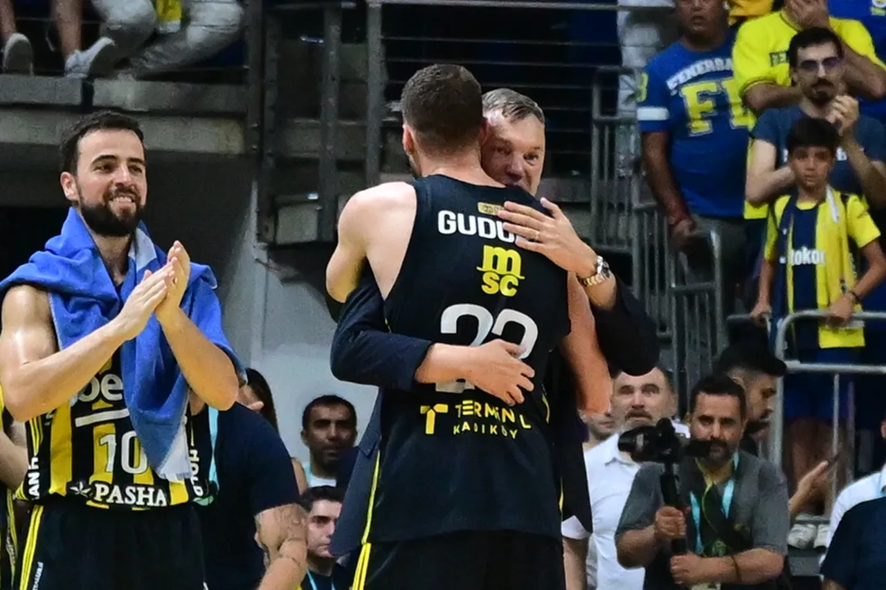 Türkiye Sigorta Basketbol Süper Liginde şampiyon Fenerbahçe!