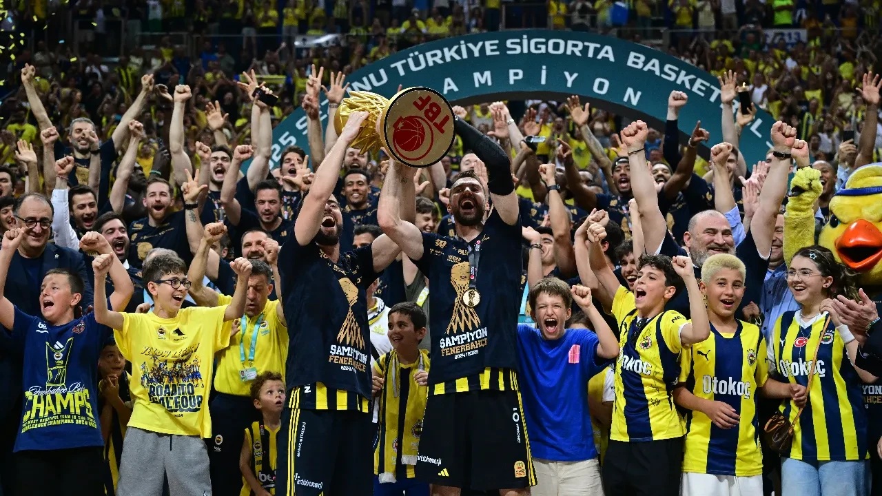 Türkiye Sigorta Basketbol Süper Liginde şampiyon Fenerbahçe!