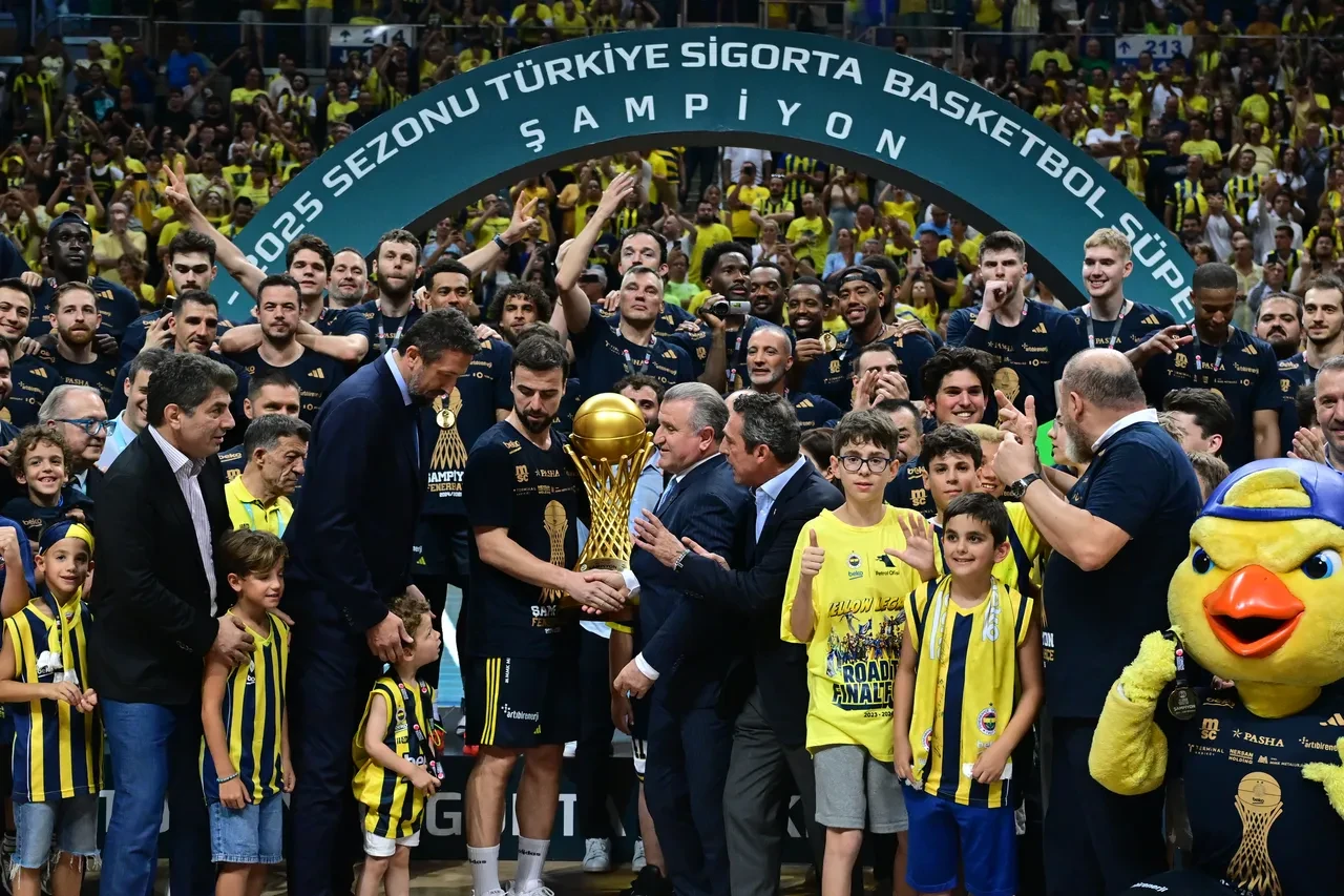 Türkiye Sigorta Basketbol Süper Liginde şampiyon Fenerbahçe!