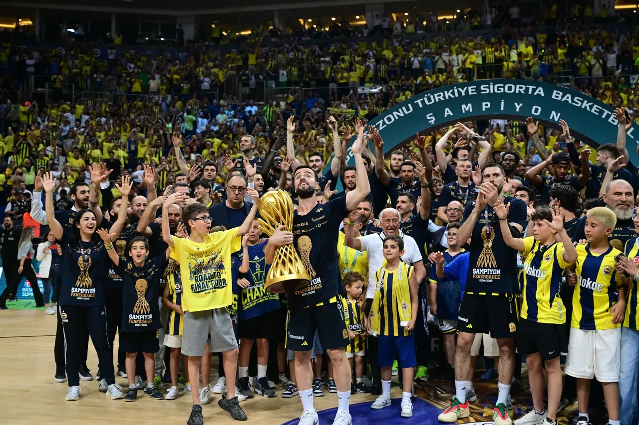 Türkiye Sigorta Basketbol Süper Liginde şampiyon Fenerbahçe!