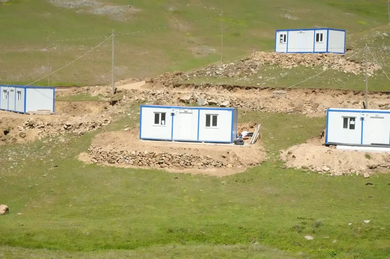 Yaylada tepki çeken görüntü! Bir gecede her yer konteyner ev doldu: "Babanın malı mı' diyorlar"