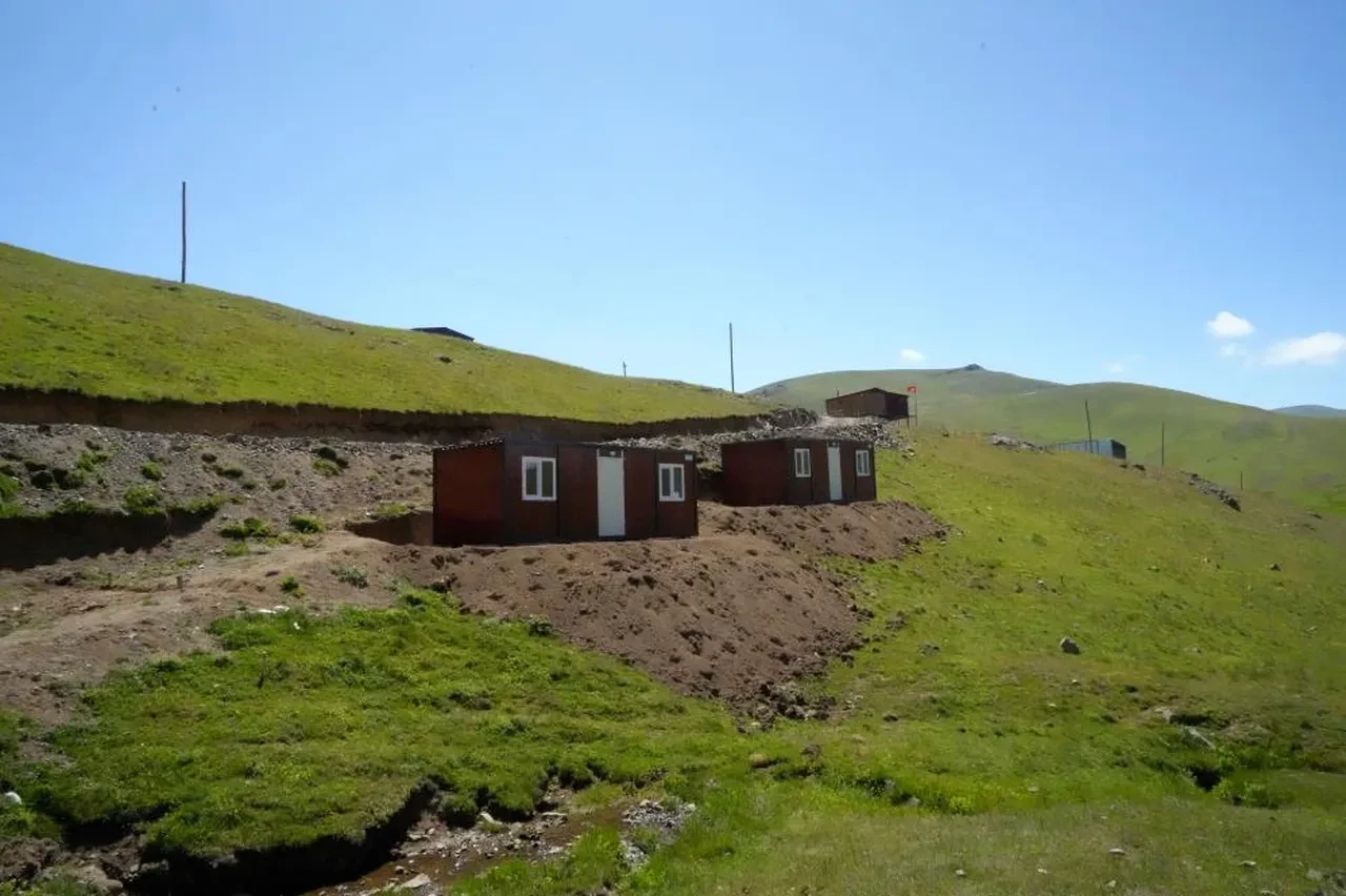 Yaylada tepki çeken görüntü! Bir gecede her yer konteyner ev doldu: "Babanın malı mı' diyorlar"
