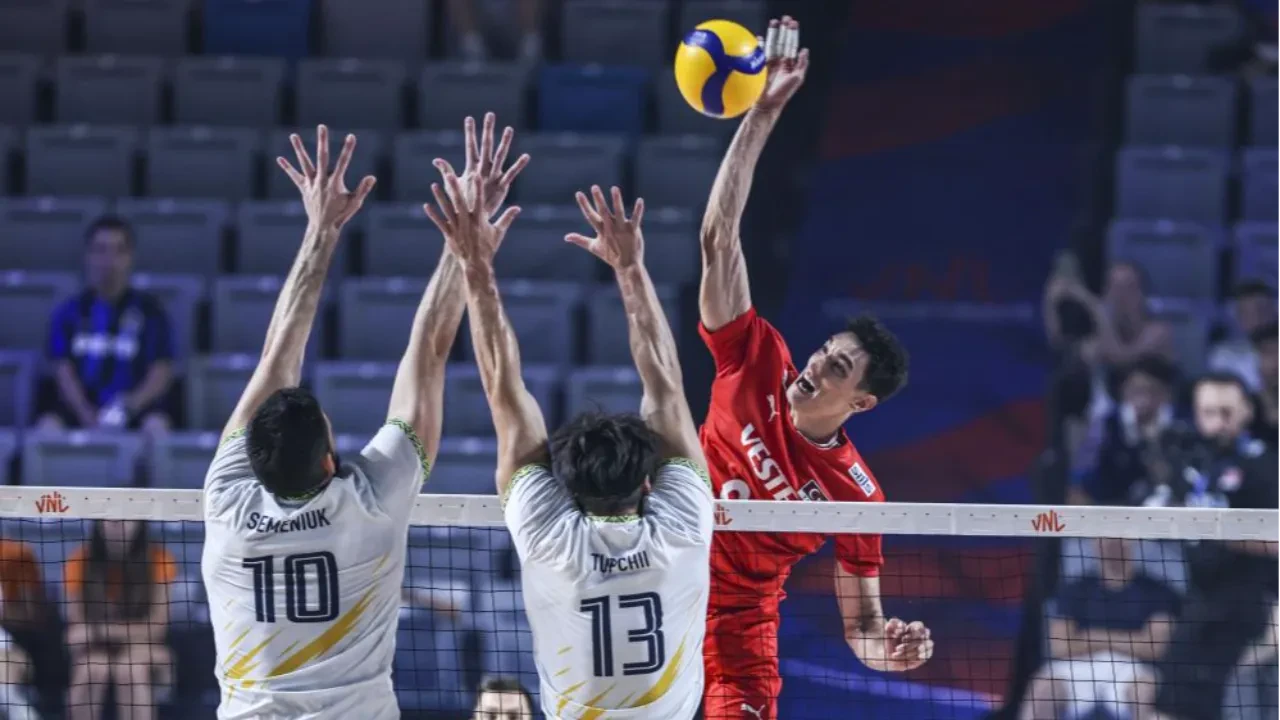 A Milli Erkek Voleybol Takımı, Ukrayna'ya 3-0 mağlup oldu