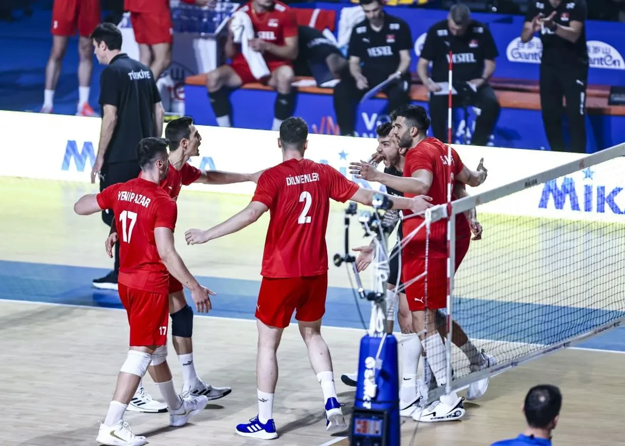 A Milli Erkek Voleybol Takımı, Ukrayna'ya 3-0 mağlup oldu