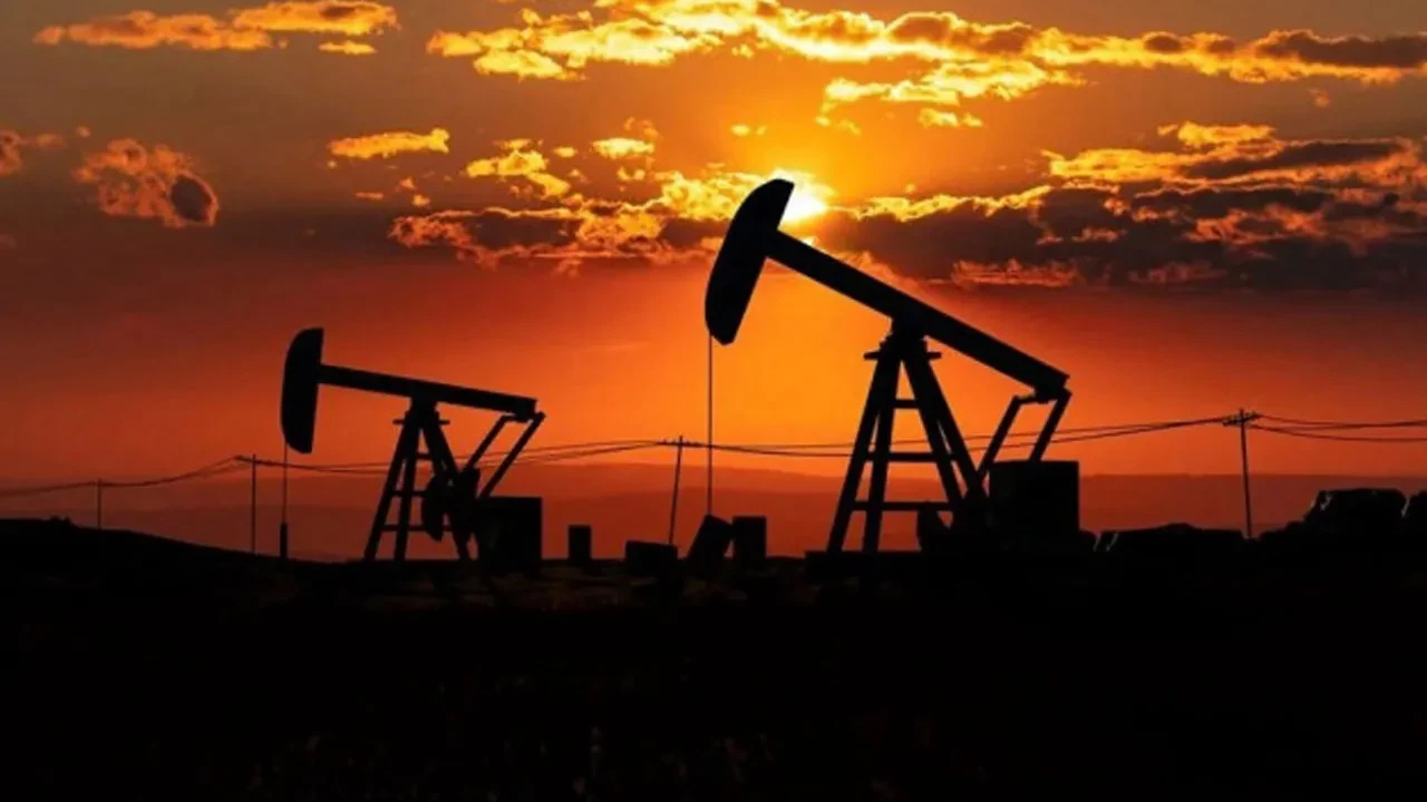 Benzin ve motorine indirim pompa fiyatına yansıdı! Yeniden 50 TL'nin altında