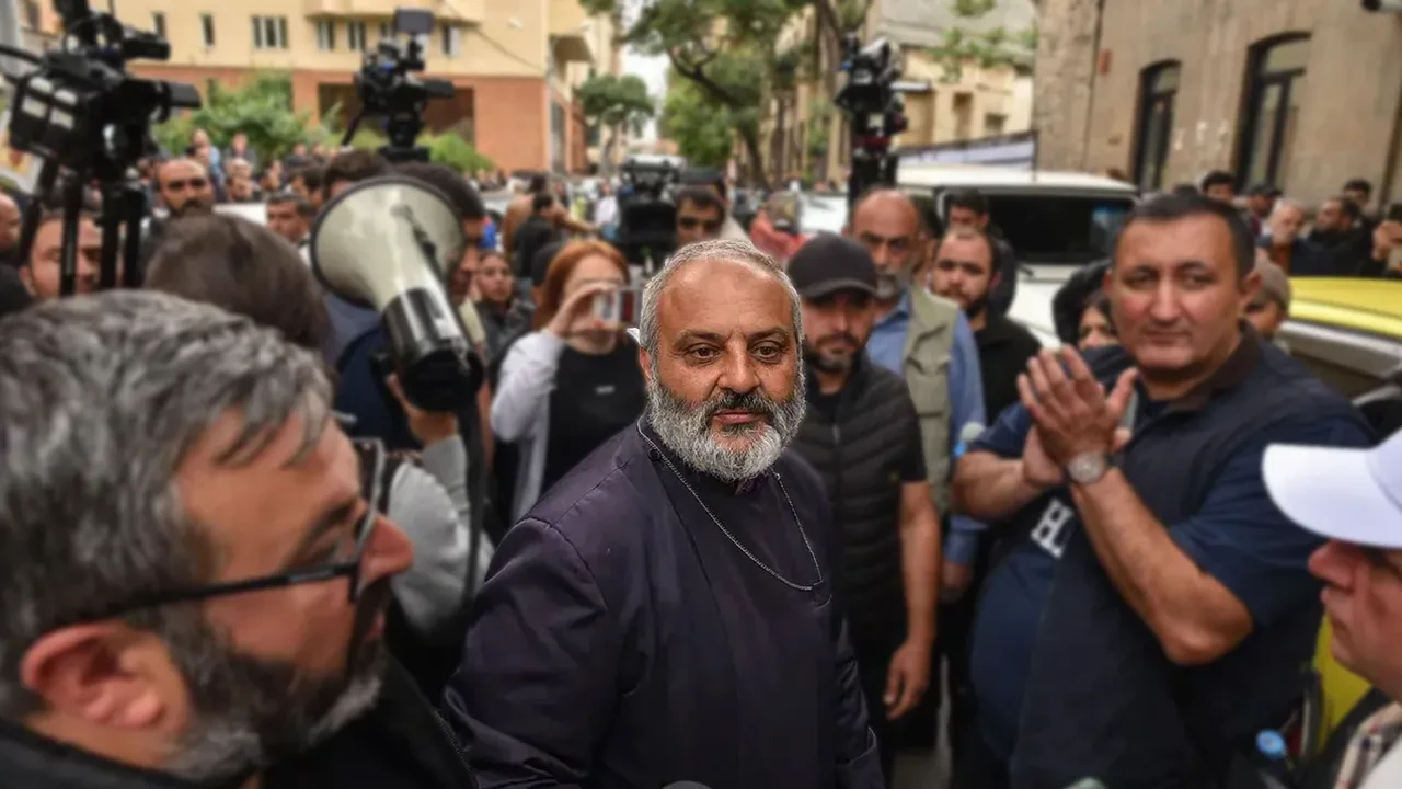 Ermenistan'a darbe planı! Çok sayıda kişi tutuklandı