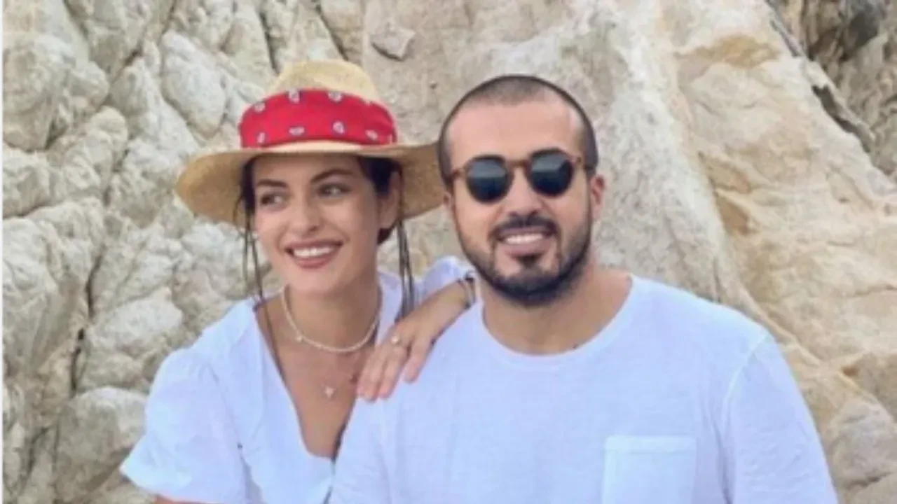 Ezgi Mola ile Mustafa Aksakallı