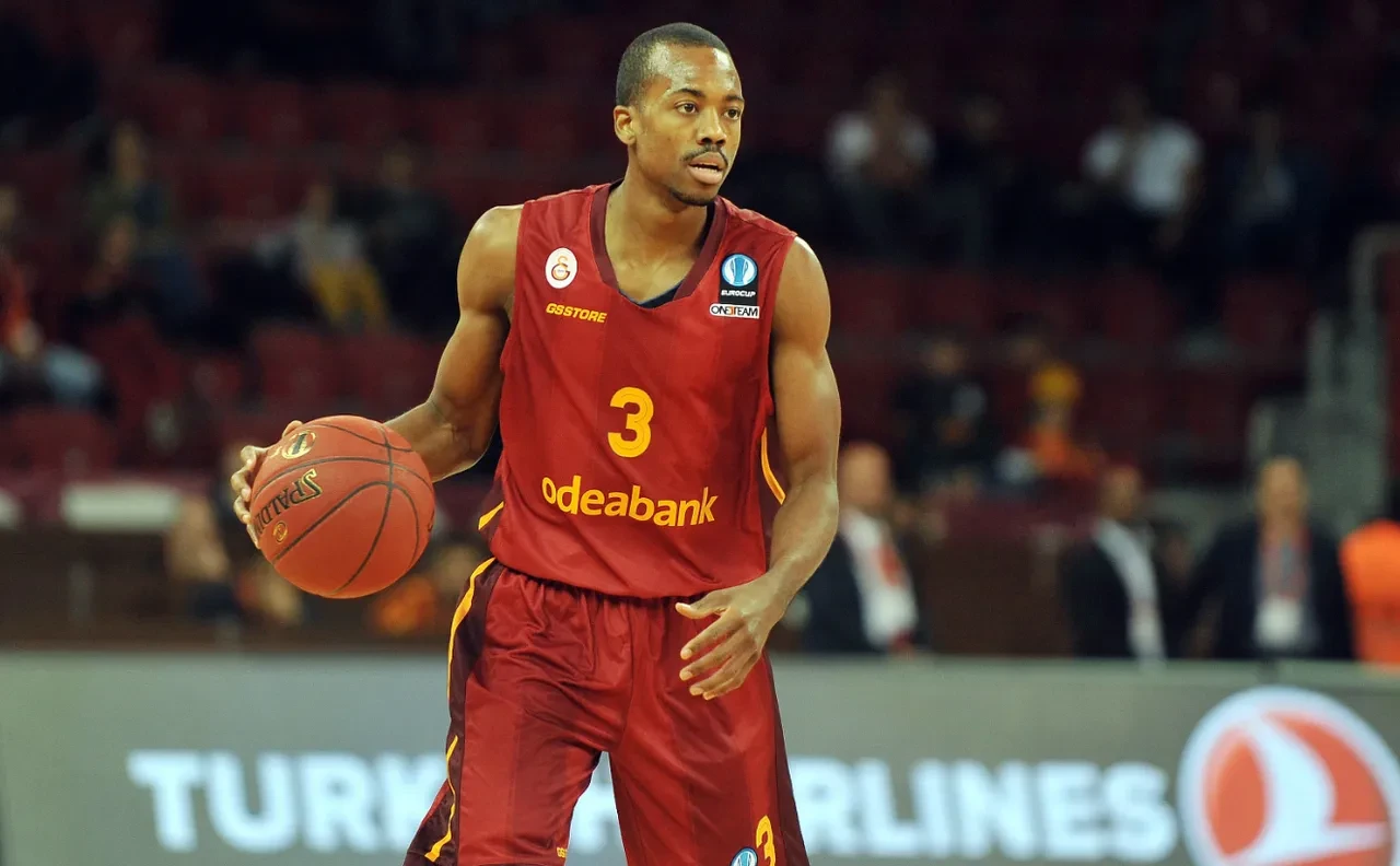 Fenerbahçe'den Galatasaray'a flaş transfer! Şampiyonluk sonrası resmen bitti