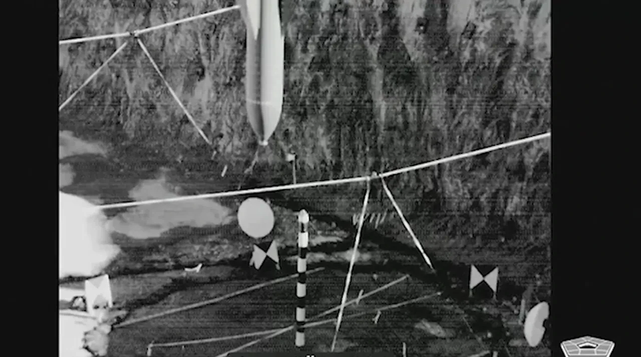 Fordo'ya sığınak delici bombalarla saldırı görüntüleri! ABD Savunma Bakanı Pete Hegseth paylaştı