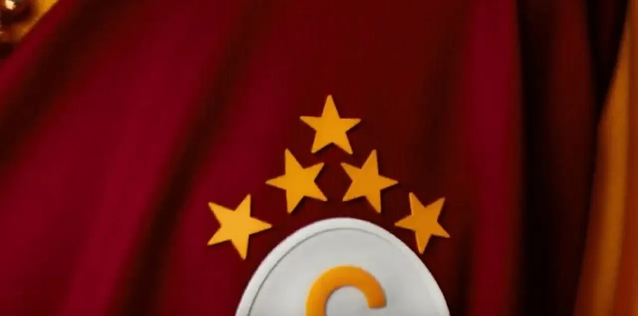 Galatasaray formasını paylaştı! 5 yıldızlı yeni GS forma fiyatları belli oldu