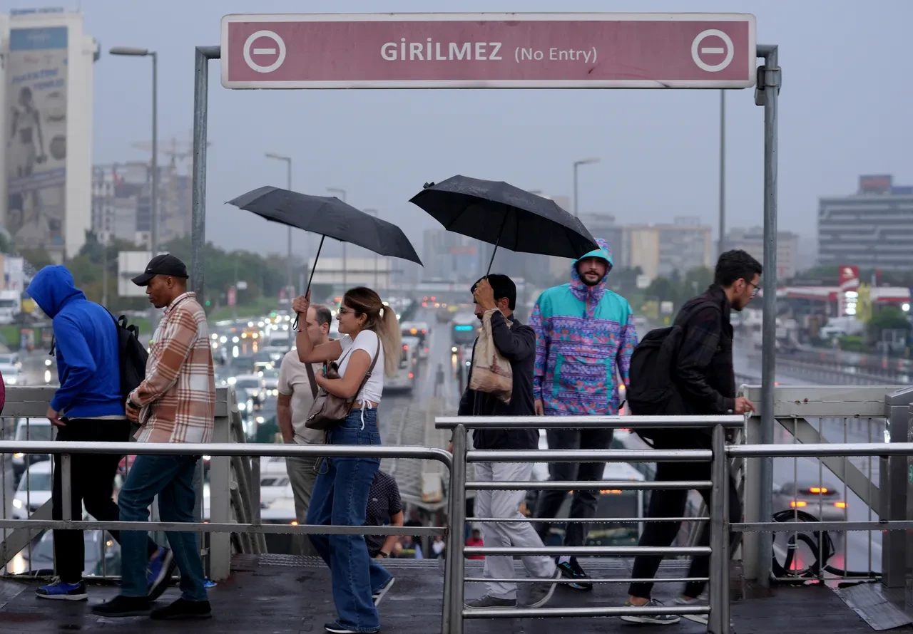Havalara dikkat! Meteoroloji tarih vererek uyardı: Yağmur geliyor, sıcaklık düşüyor