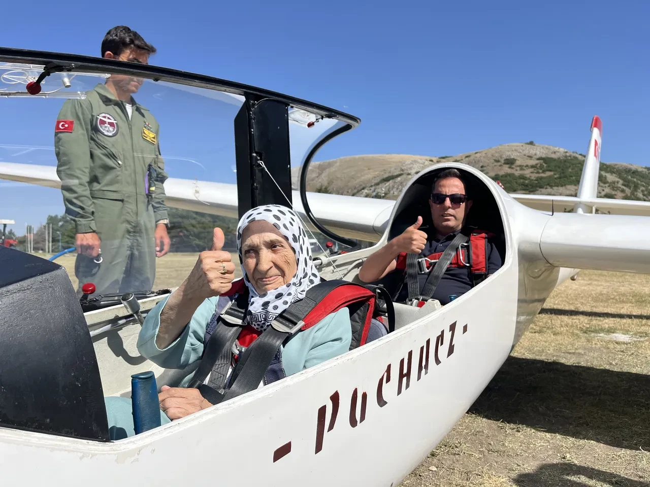 Hayallerin gerçeğe dönüştüğü an! 83 yaşında 700 metre yükseğe çıktı