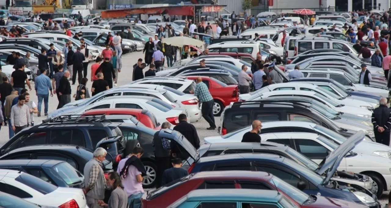 İkinci el oto satışında 6 ay-6 bin km şartı bitiyor mu? Ticaret Bakanlığı'ndan açıklama var