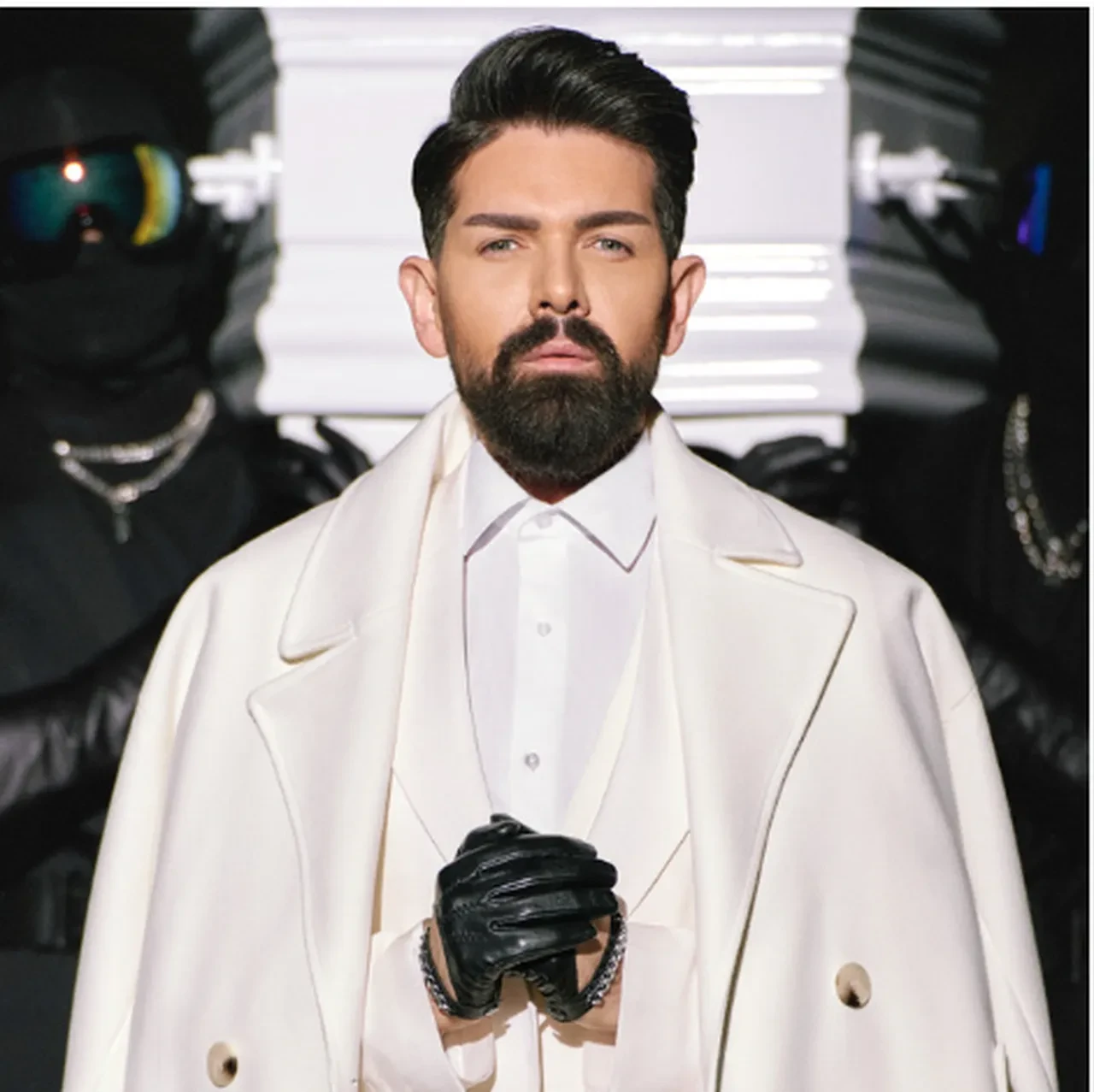 Nihal Candan'ın ardından şarkıcı Mehmet Çevik de anoreksi ile mücadele ediyor