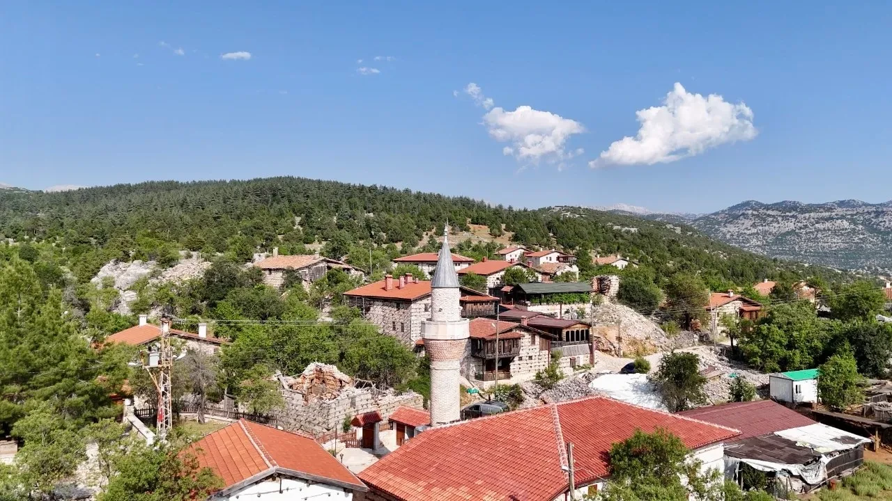 800 yıllık tarihi köye akın! Nüfusu az ziyaretçisi çok