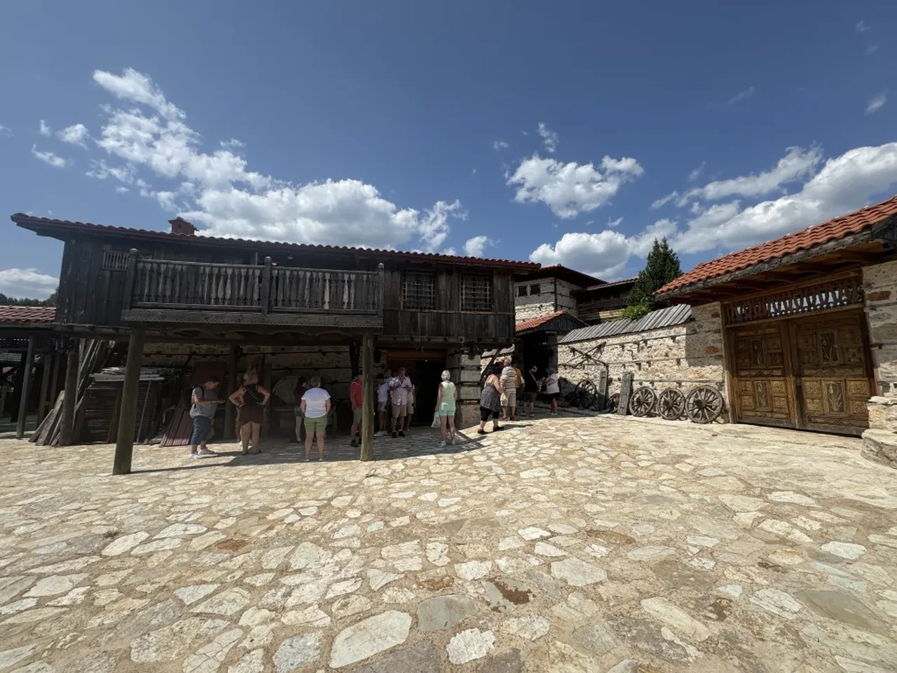 800 yıllık tarihi köye akın! Nüfusu az ziyaretçisi çok