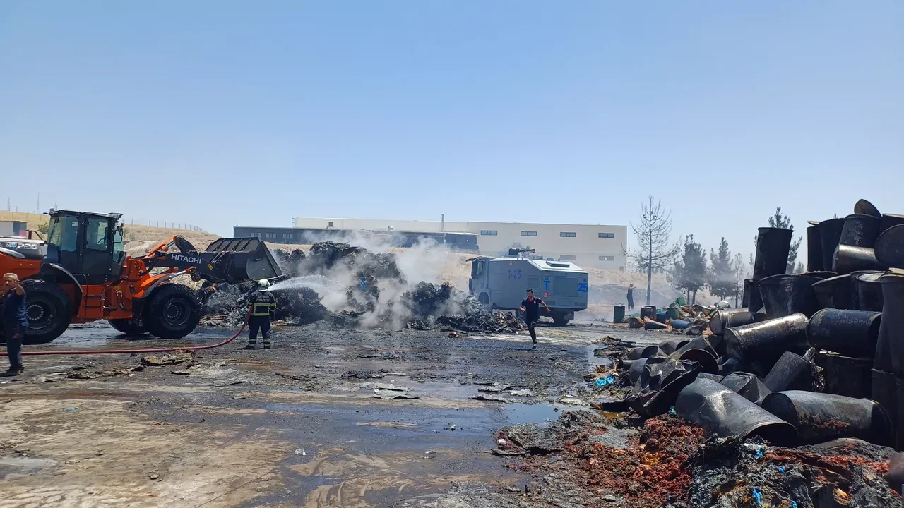 Batman OSB'de fabrikada çıkan yangın söndürüldü