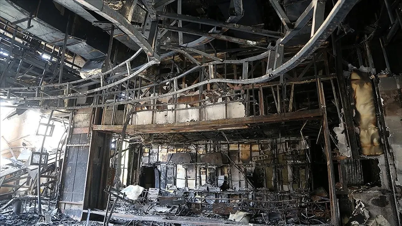 İsrail saldırılarında İran'da 332 bina hasar aldı: Halka destek paketleri açıklanacak