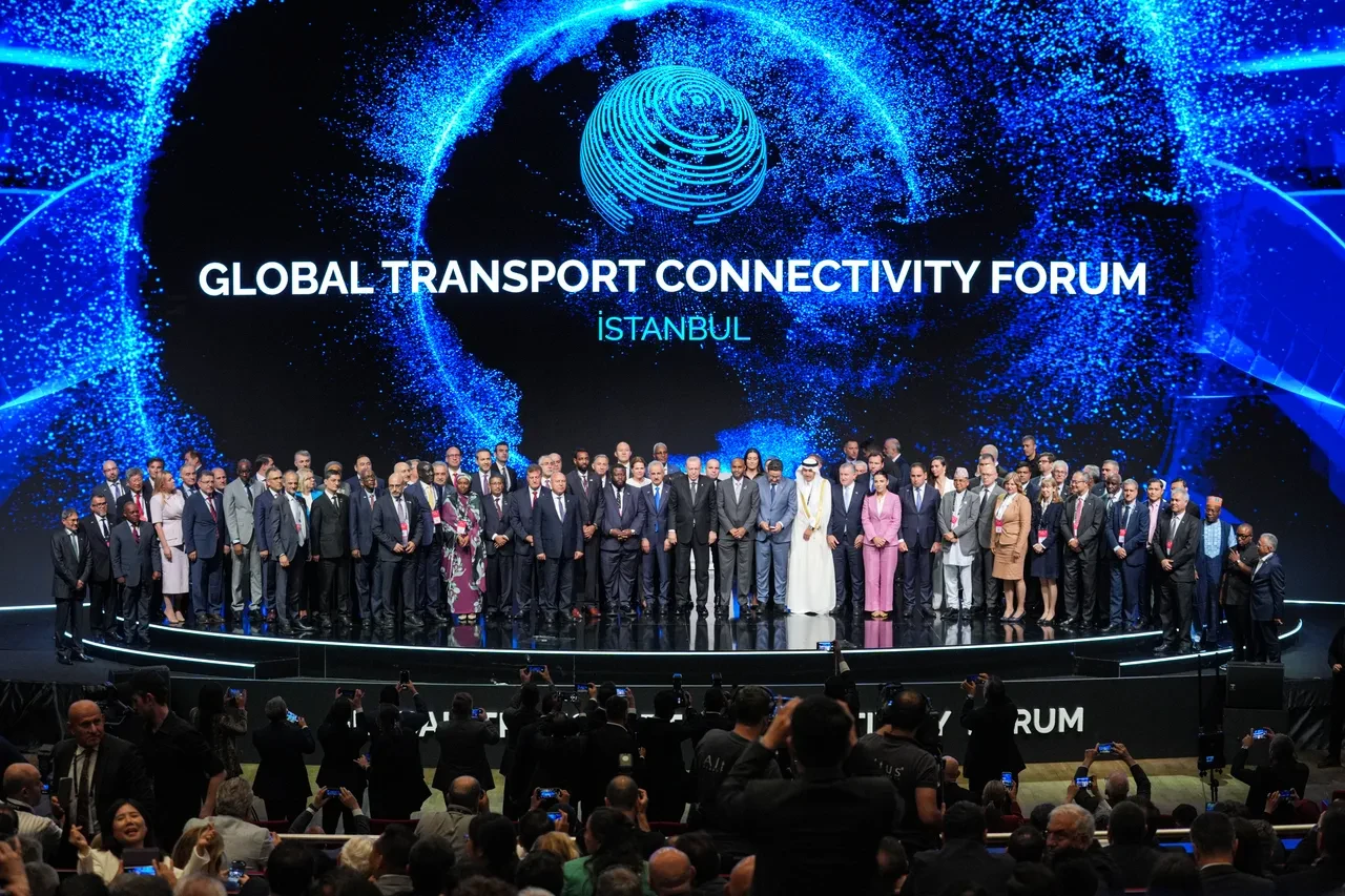 Küresel Ulaştırma Koridorları Forumu! Bakan Uraloğlu'ndan önemli mesajlar: Türkiye jeostratejik bir güven adası haline geldi