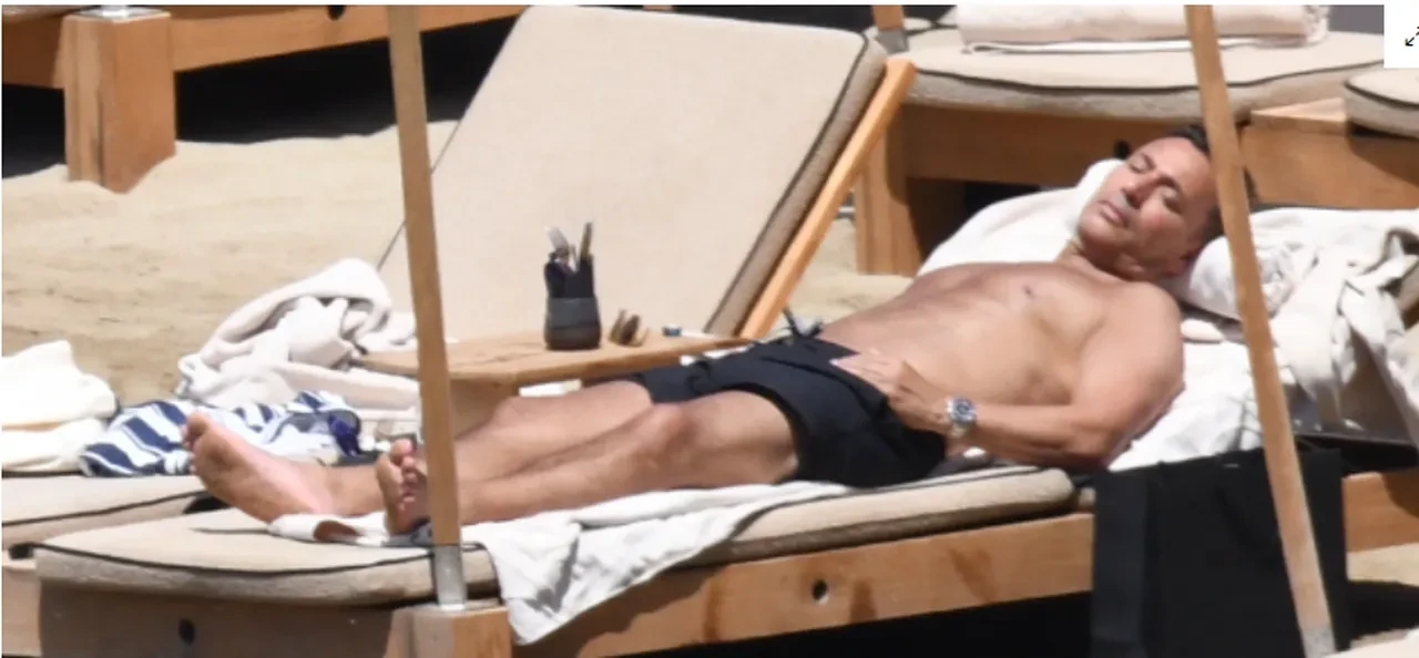 Mustafa Sandal güneşlenirken kötü haberi aldı 