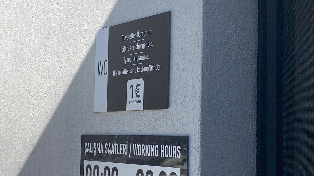 Plajda skandal! Irka göre, mesai saatli tuvalet ücreti!