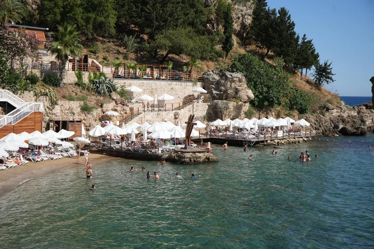 Plajda skandal! Irka göre, mesai saatli tuvalet ücreti!