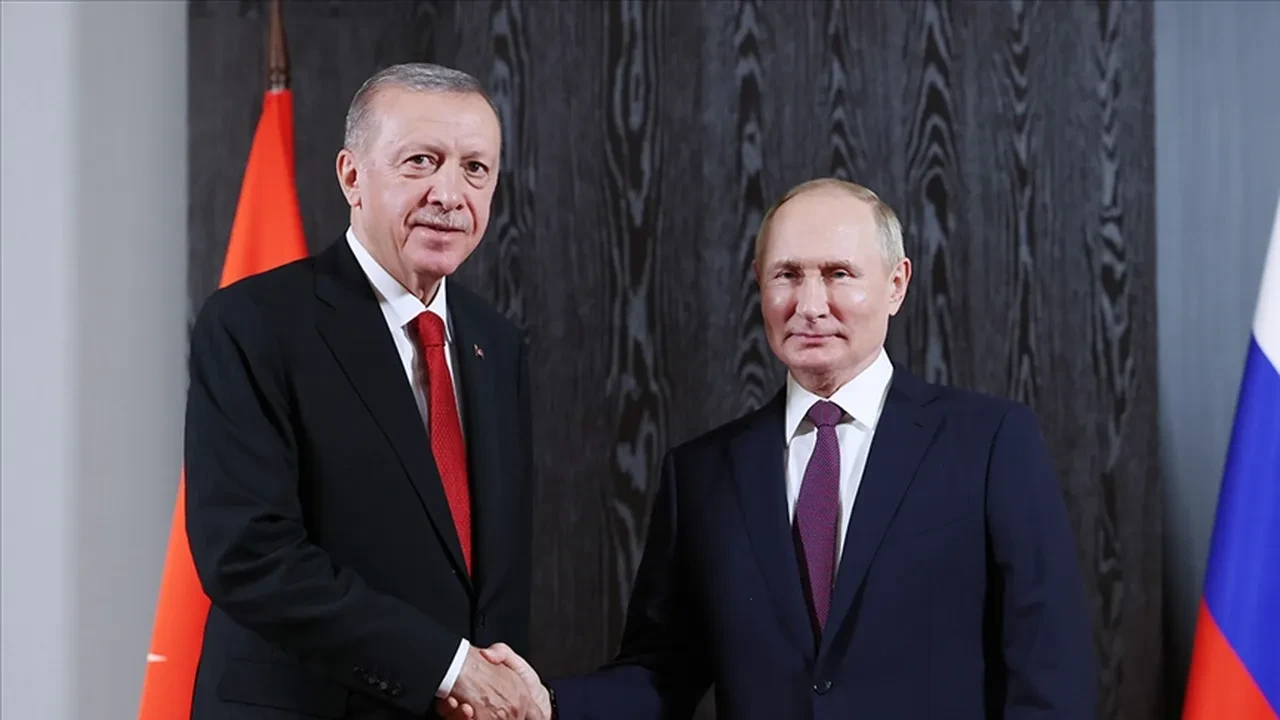 Putin yeniden İstanbul'u işaret etti! Barış turlarında yeni adım