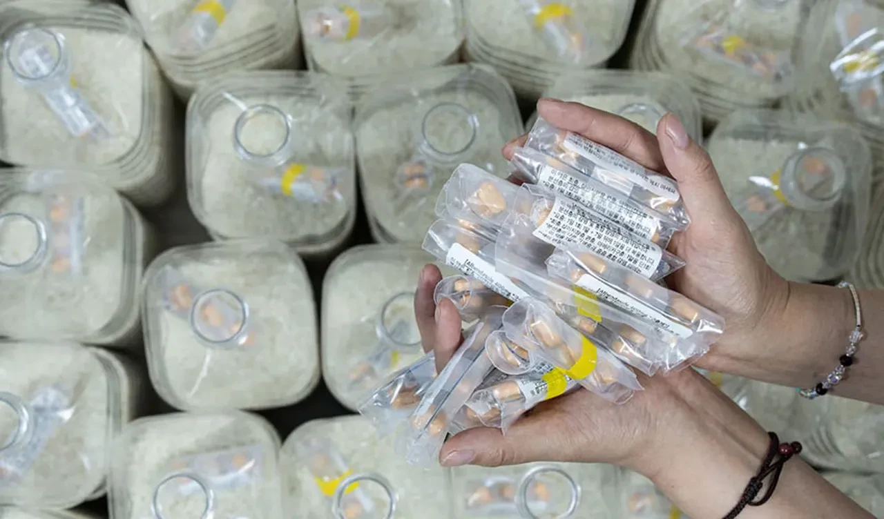 'Tehlikeli bölgeden' akılalmaz kaçakçılık: Kuzey Kore'ye yüzlerce şişeyle göndereceklerdi