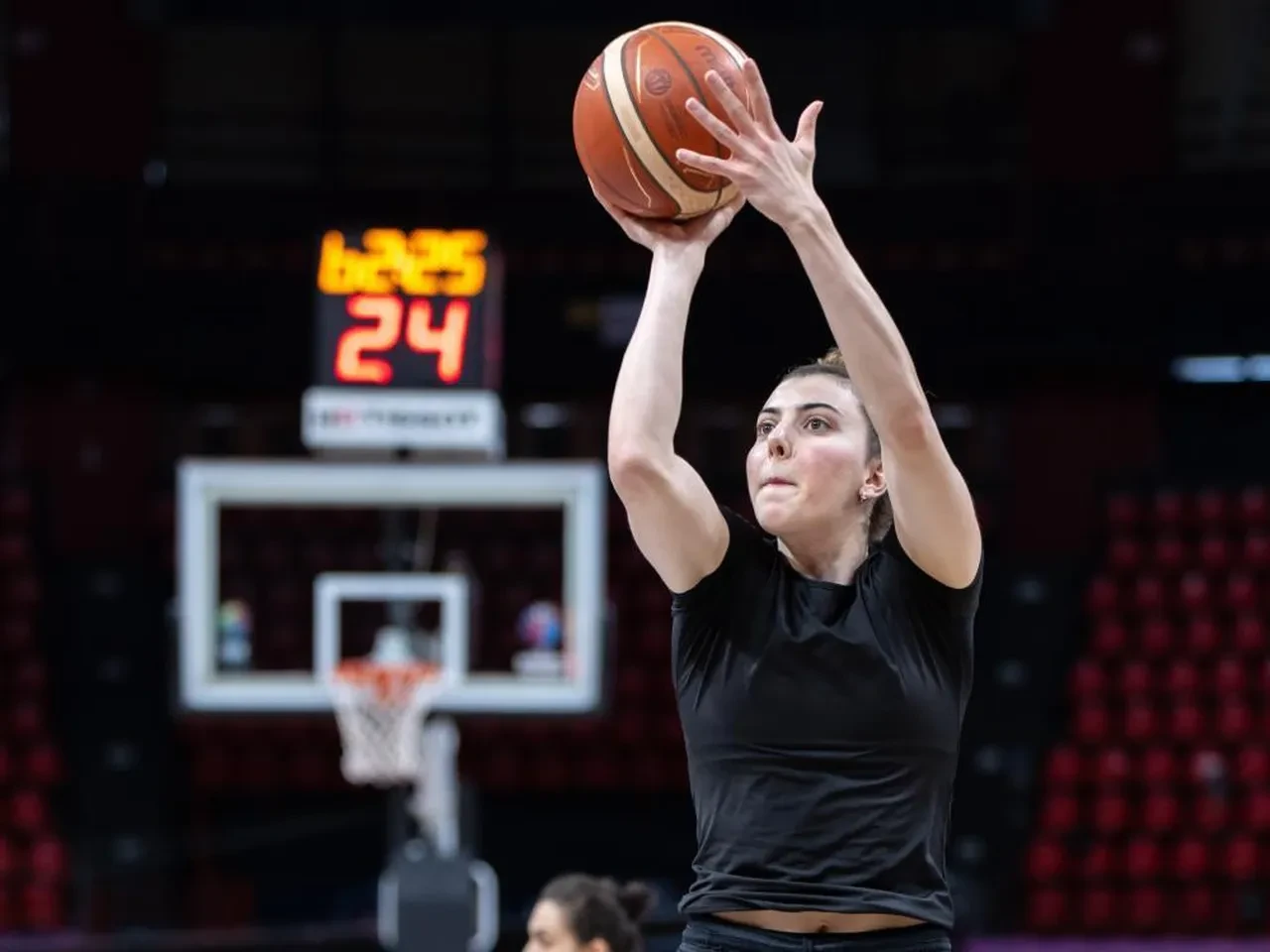 A Milli Kadın Basketbol Takımı, Litvanya maçı hazırlıklarını tamamladı