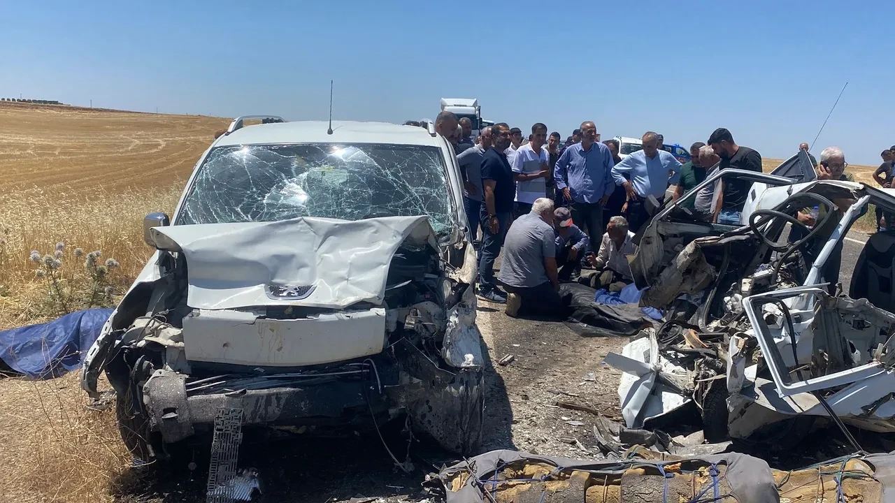 Adıyaman'da kafa kafaya facia! Çok sayıda ölü ve yaralı var