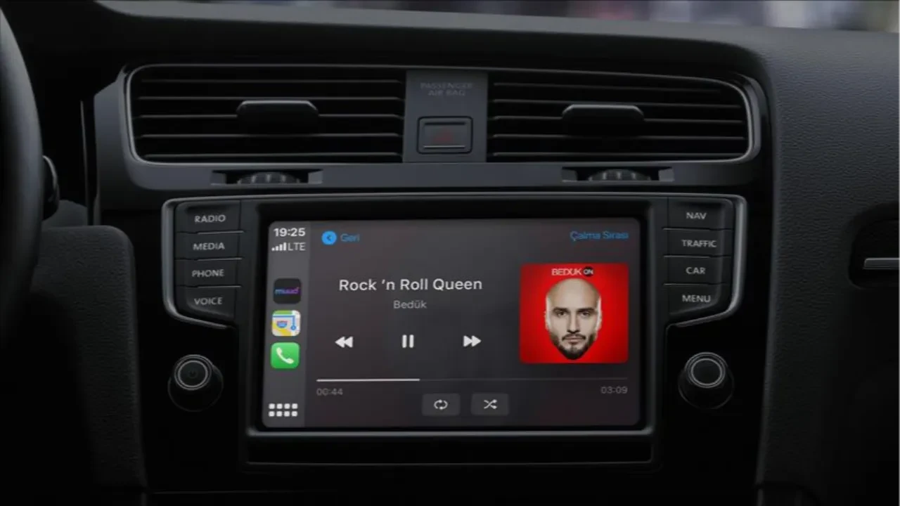 Apple CarPlay Ultra otomotiv devlerini ikiye böldü
