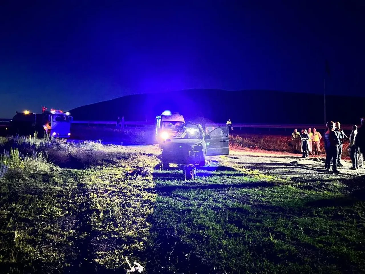 Ardahan'da tır ile otomobil çarpıştı: Korkunç kazada 2 ölü, 1 yaralı!