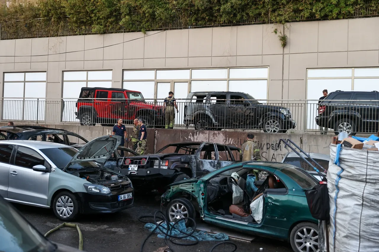 Ataşehir'de sanayi sitesinde korkutan yangın! Çok sayıda araç alev alev yandı