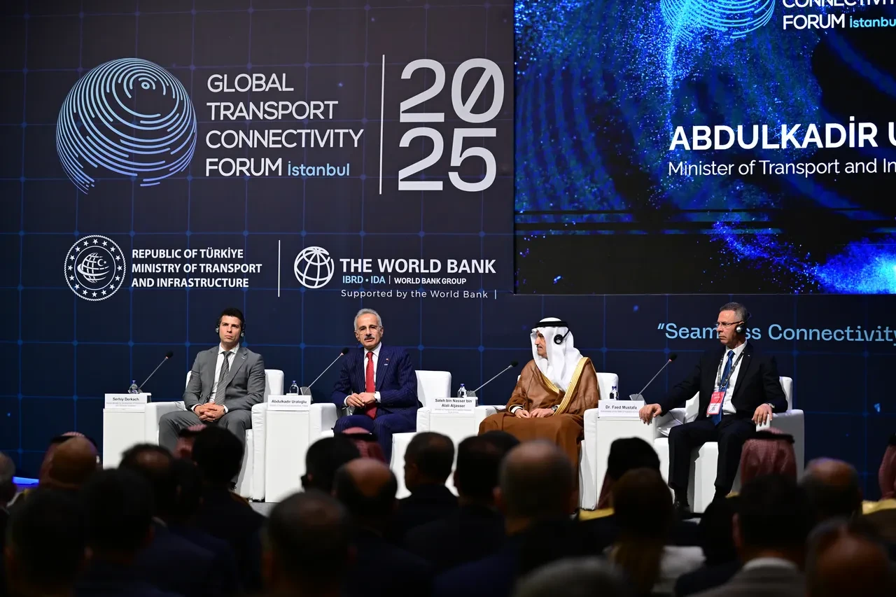 Bakan Uraloğlu: Orta Koridor Türkiye'yi 21 ülkeye bağlayan ticaret omurgası olacak