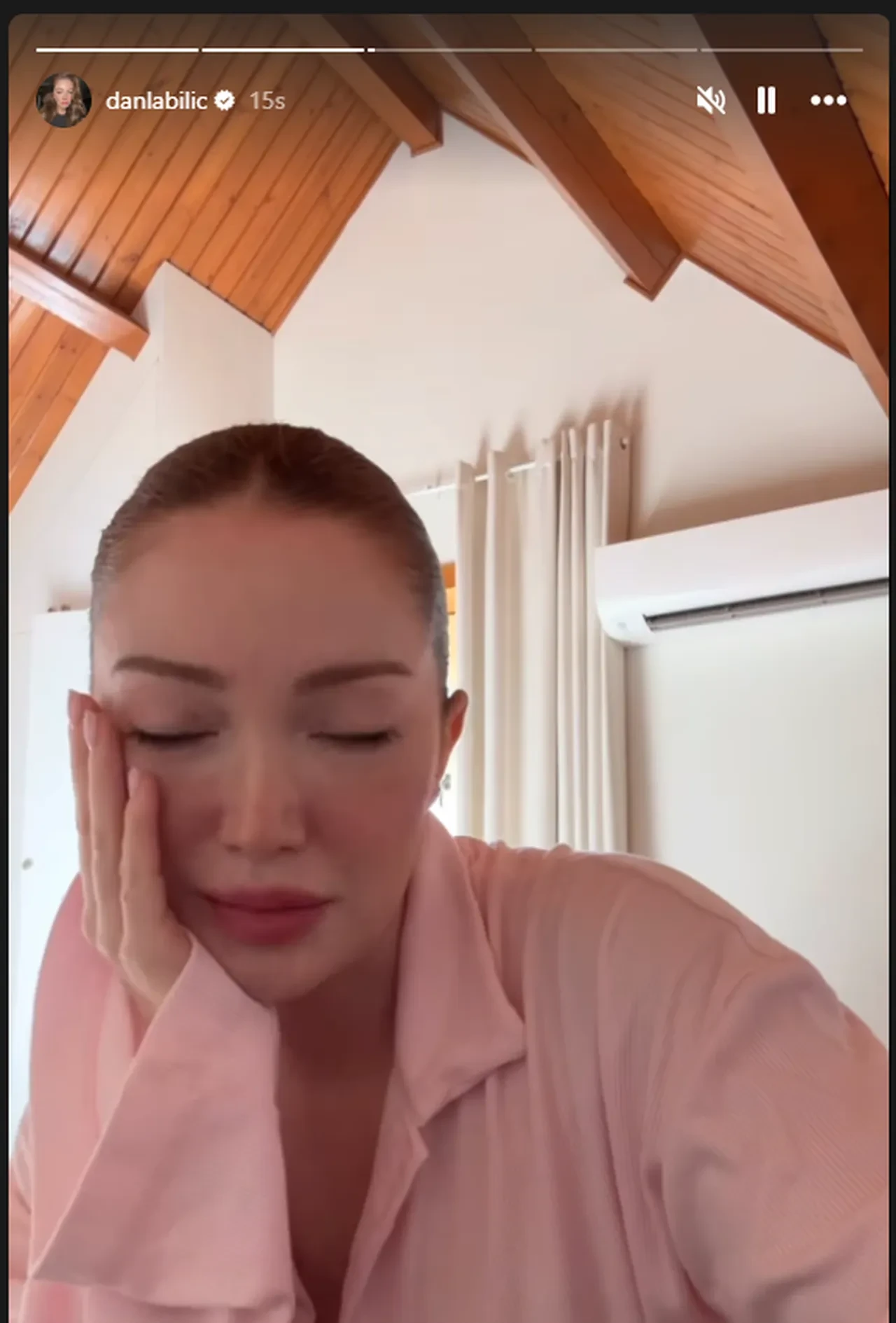 Danla Biliç kıpırdayamaz hale geldi! Enfekte olduğunu duyurdu