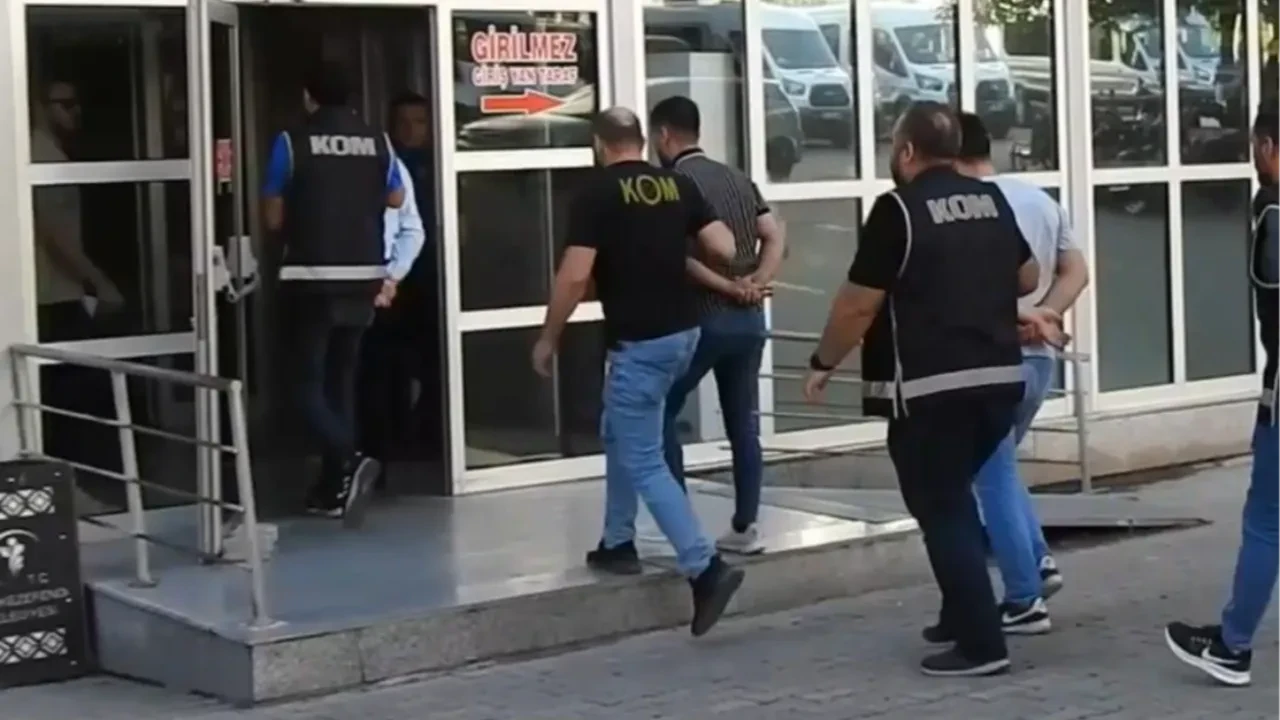  Denizli’de tefecilere operasyon! 10 milyon liralık senetle yakalandılar