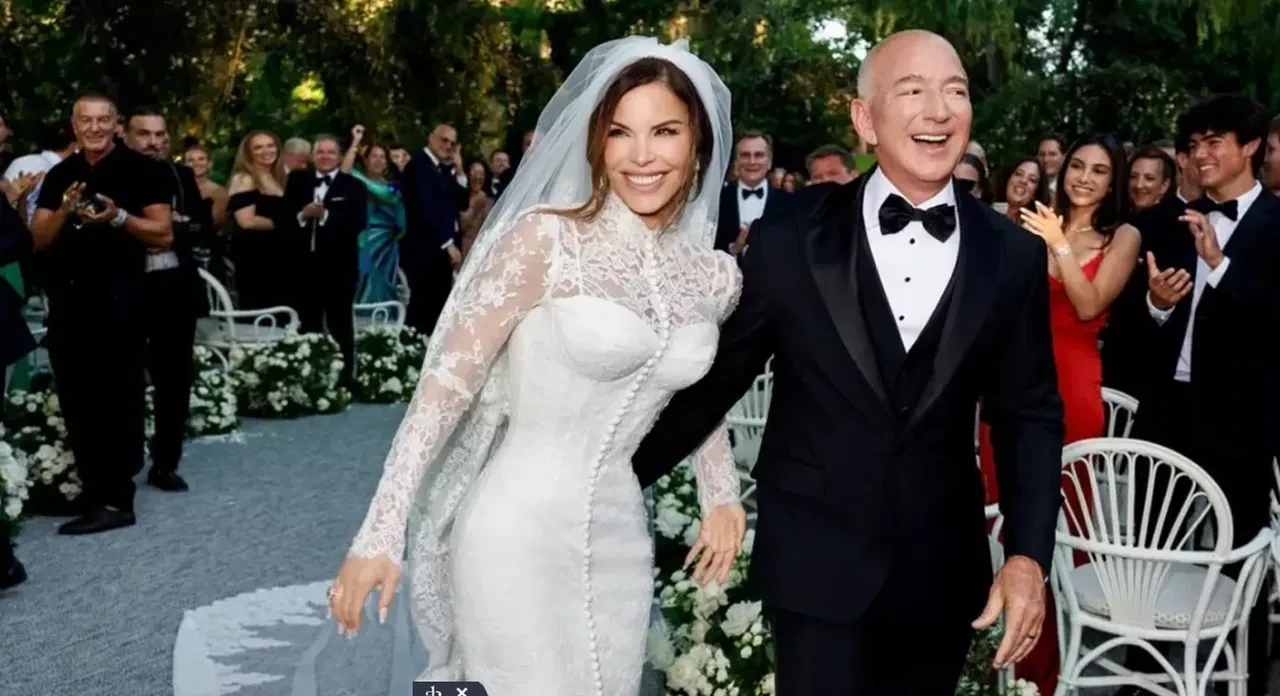 Dünyanın en zengin insanı Jeff Bezos ile Lauren Sanchez evlendi! 900 saatte dikilen gelinliğe yorum yağdı