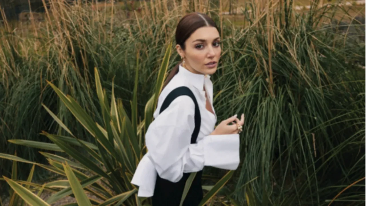 Hande Erçel'in annesini oynayacak oyuncu belli oldu 