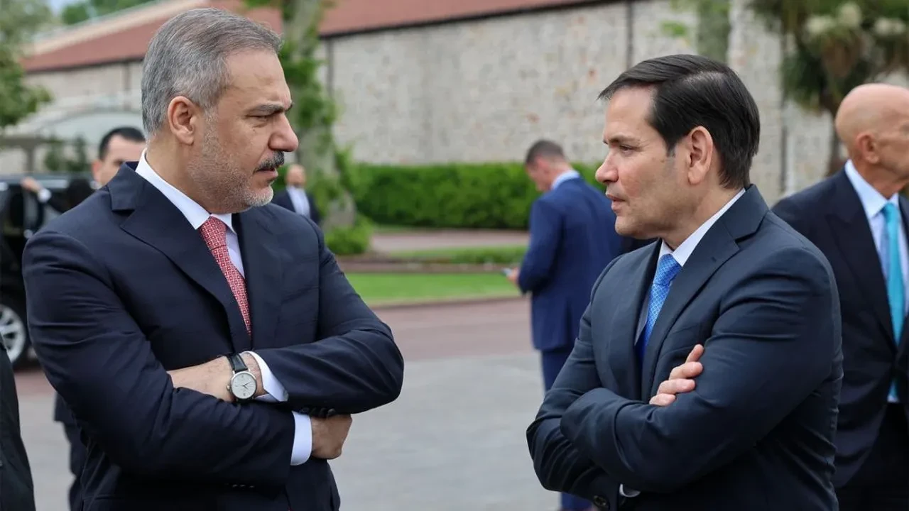 Bakan Fidan, İran'ın İsrail'e saldırdığı gece yaşanan gelişmeyi ilk kez açıkladı: ABD'den telefon geldi