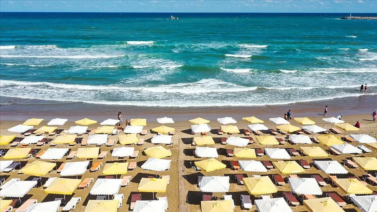 İstanbul'da fırtına alarmı! 3 ilçede denize girmek yasaklandı