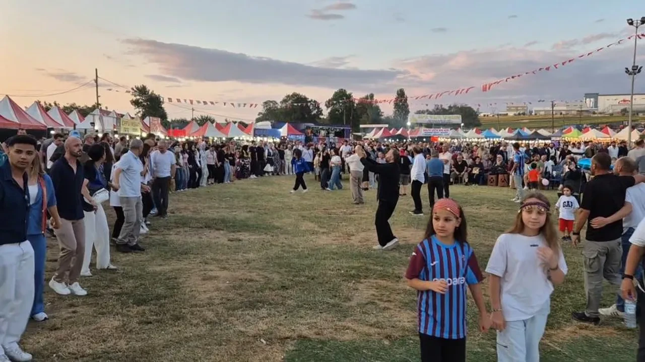 Tekirdağ’da horon kuyruğu 1 kilometreyi aştı!
