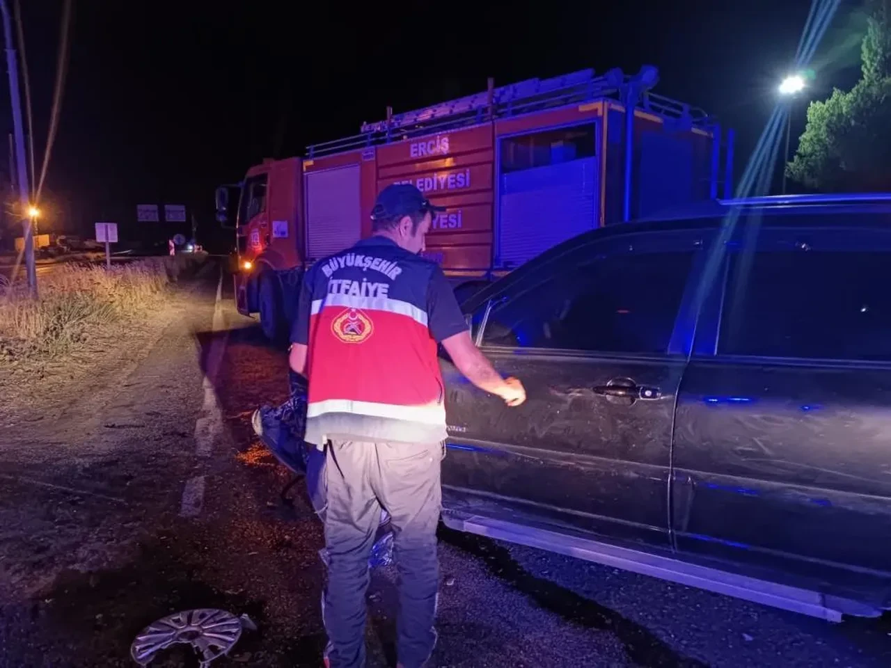 Van'da 2 otomobil çarpıştı: 9 yaralı