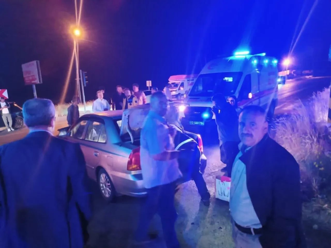 Van'da 2 otomobil çarpıştı: 9 yaralı