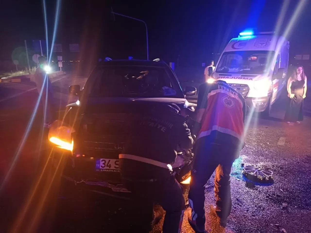 Van'da 2 otomobil çarpıştı: 9 yaralı