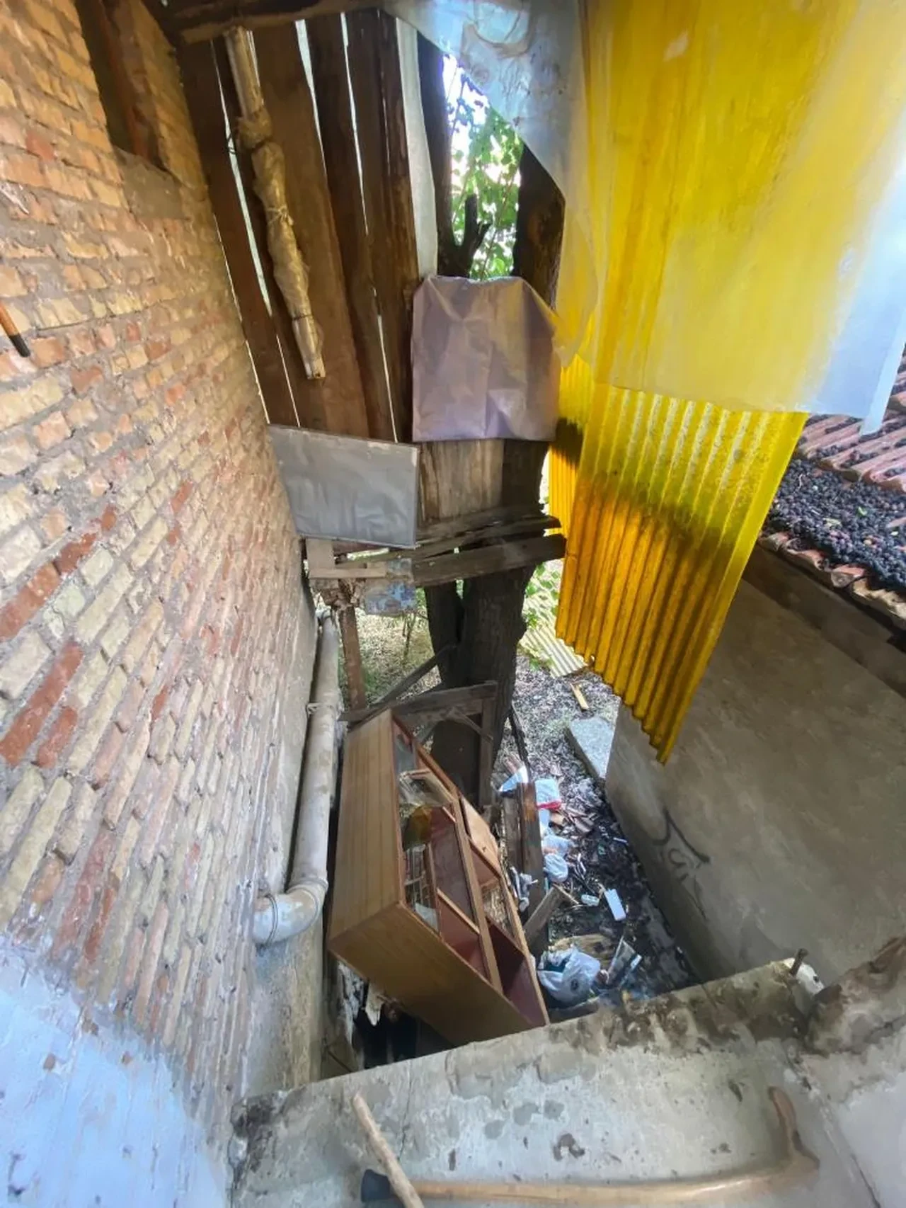 Burdur'da ahşap balkon faciası: 2 yaralı!