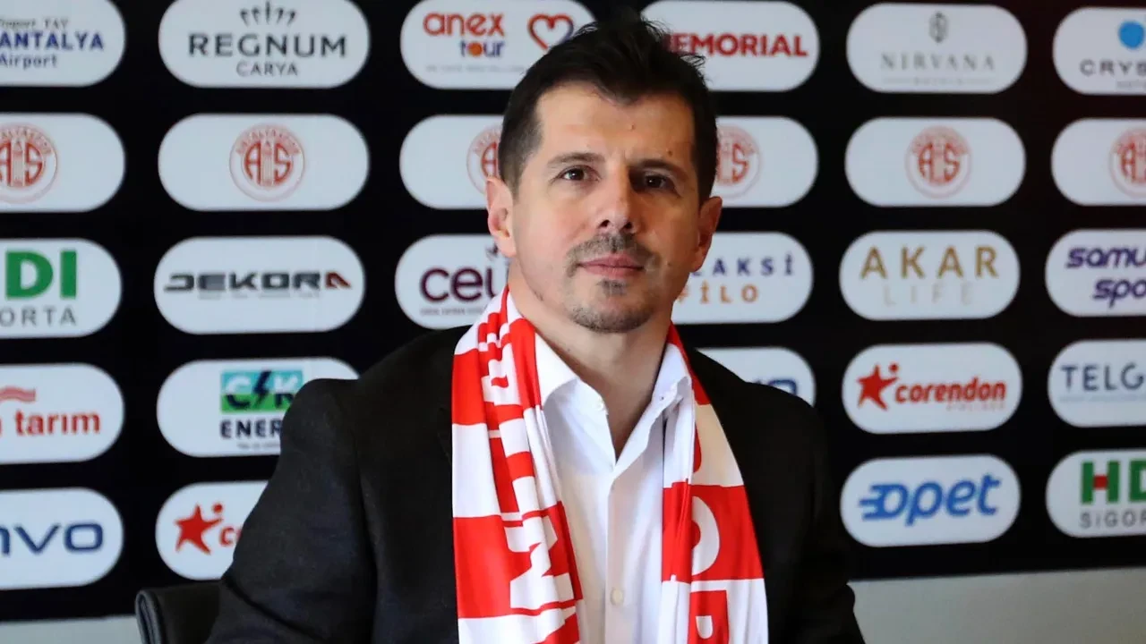 Emre Belözoğlu Süper Lig'e: Resmen geri dönüyor! 