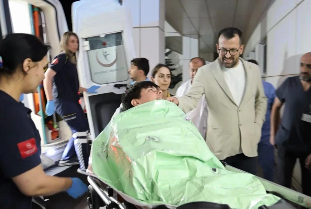 Hasan Dağı’nda yaralanıp mahsur kalan 1’i çocuk 4 kişi , askeri helikopterle kurtarıldı