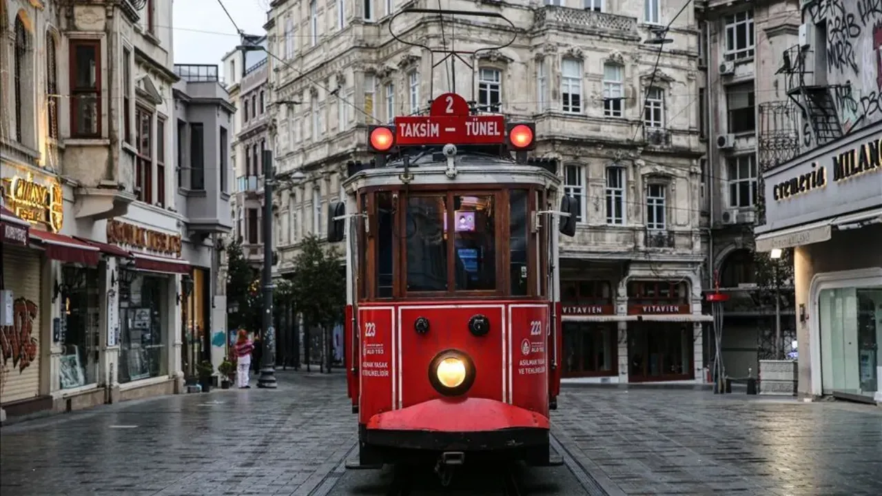 İstiklal Caddesi kapalı mı? Beyoğlu Kaymakamlığı Gezi Parkı, Taksim Meydanı hakkında açıklama yaptı